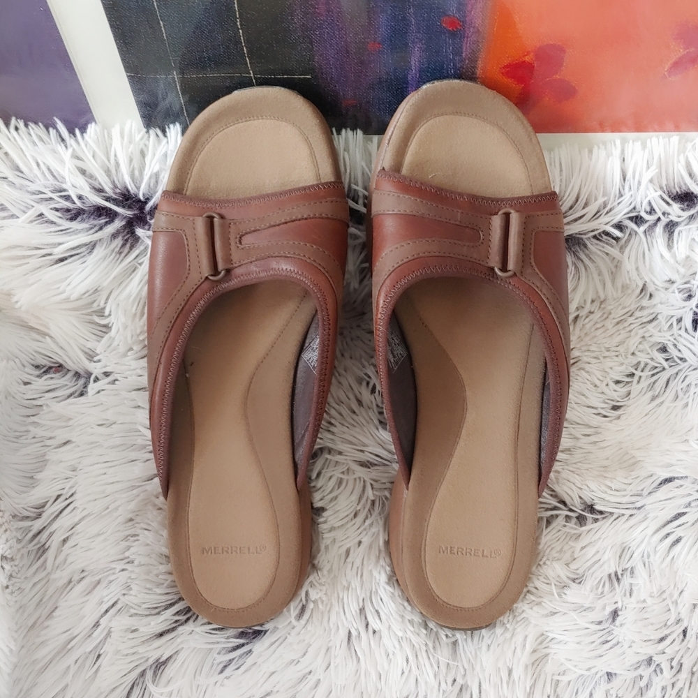 Merrell Two Tone Brown Leather Slip On Sandals.